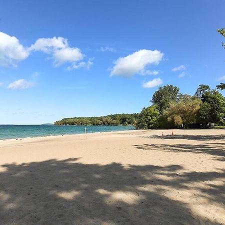 Fun & Trendy Condo Close To Downtown And The Beach Traverse City Ngoại thất bức ảnh