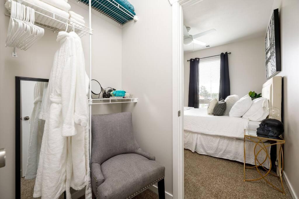 Fun & Trendy Condo Close To Downtown And The Beach Traverse City Ngoại thất bức ảnh