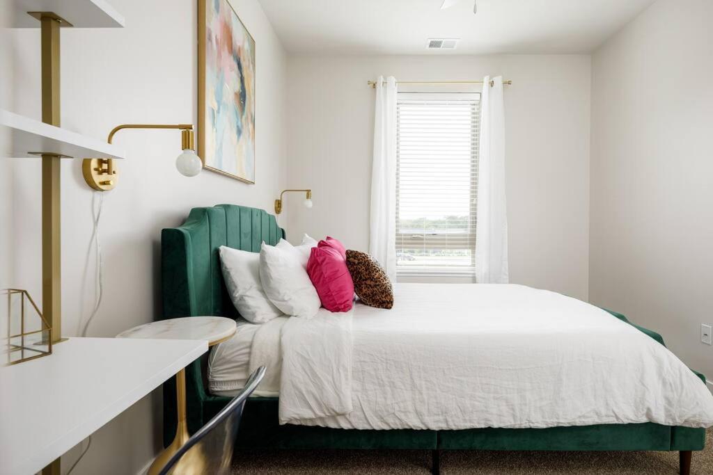 Fun & Trendy Condo Close To Downtown And The Beach Traverse City Ngoại thất bức ảnh