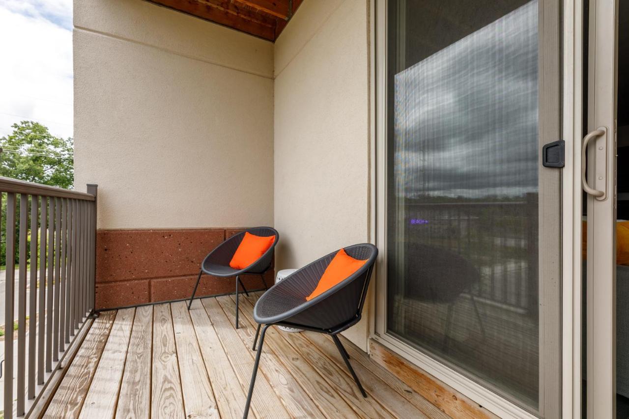 Fun & Trendy Condo Close To Downtown And The Beach Traverse City Ngoại thất bức ảnh